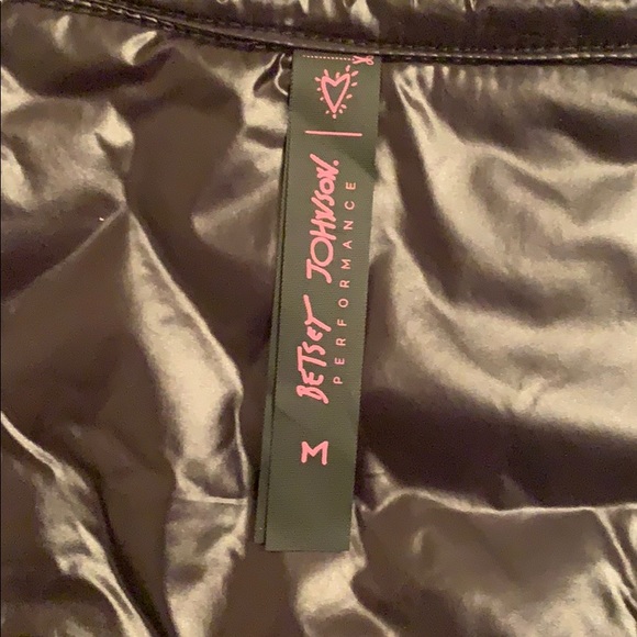 Betsey Johnson Performance Vest never worn! - Picture 3 of 4